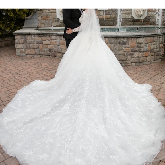 Wedding dress - Picture 3 of 4